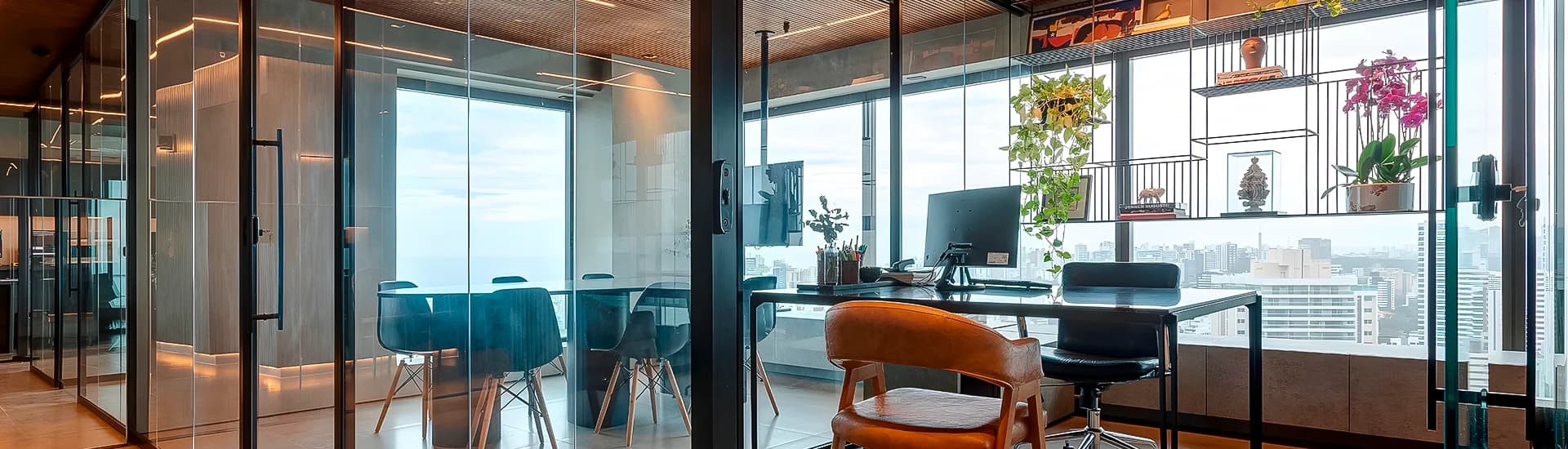 Salas com portas envidraçadas Balcony Brasil